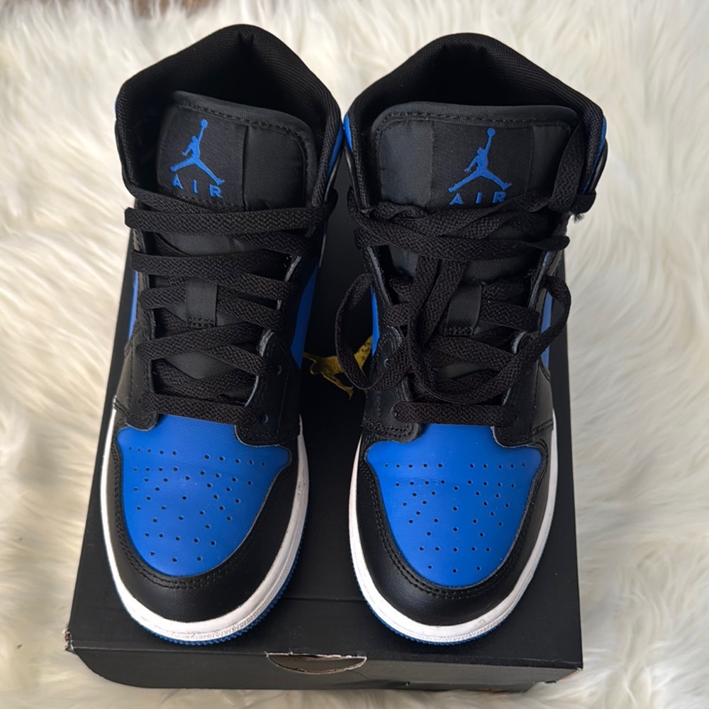 Air Jordan 1 MID (GS) - Picture 1 of 7